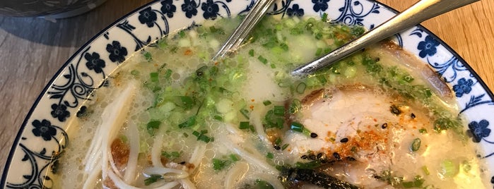Honghong Noodles is one of Locais curtidos por Christian.