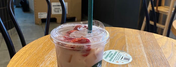 Starbucks is one of Matthiasさんのお気に入りスポット.