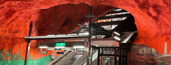Solna Centrum T-Bana is one of Go back to explore: Stockholm.