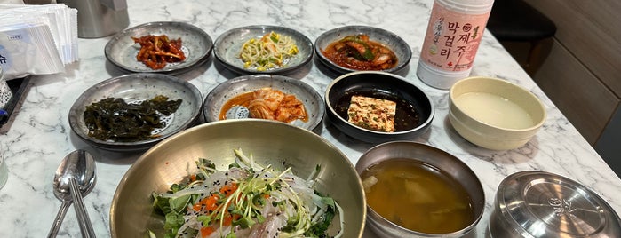 산지물식당 is one of seafood.