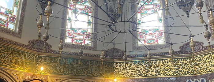 Tomb of Sultan III. Mustafa & III. Selim is one of İstanbul 9.