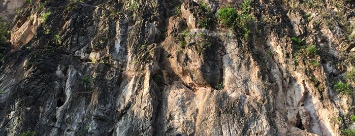 Damai Wall Batu Caves is one of ꌅꁲꉣꂑꌚꁴꁲ꒒ : понравившиеся места.