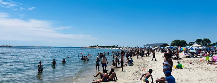 Ocean Beach Park is one of Day trip Block Island.