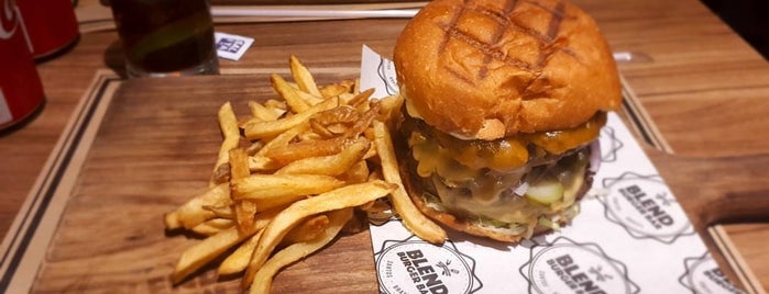 Blend Burger Bar is one of Lugares favoritos de Daniele.