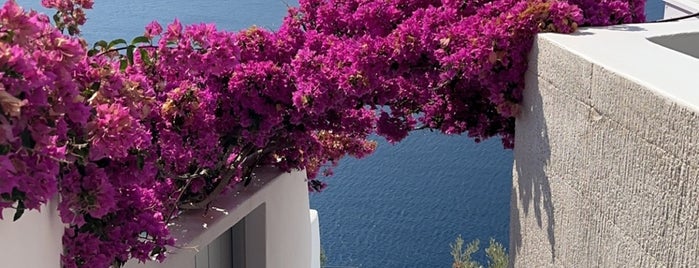 Santorini Secret Suites & Spa is one of Greek Adalar.