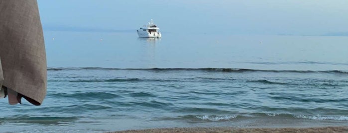 Paradise Beach is one of Mykonos 🇬🇷.