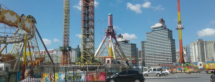 Haramidere Luna Park is one of Locais curtidos por Uğur.