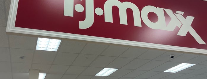 TJ Maxx is one of สถานที่ที่ Luisa ถูกใจ.