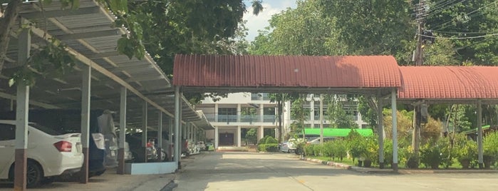 โรงเรียนสาธิตมหาวิทยาลัยขอนแก่น (ศึกษาศาสตร์) ระดับมัธยม is one of โรงเรียนดังในเมืองไทย.