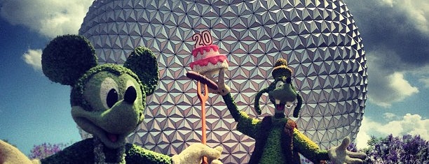EPCOT is one of สถานที่ที่ Dustin ถูกใจ.