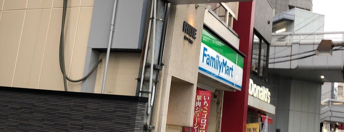 ファミリーマート 石山駅前店 is one of コンビニ.