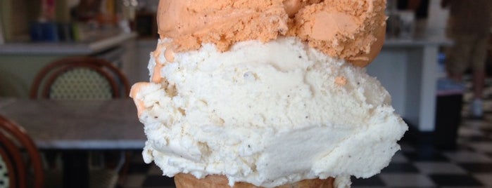 Lala's Creamery is one of Lugares favoritos de Ross.