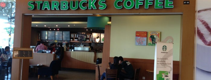 Starbucks is one of Tempat yang Disukai Meidy.