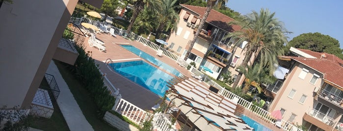 Palmiye 88 tatil sitesi is one of Vedat : понравившиеся места.