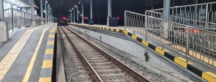 Stasiun Solo Balapan is one of Stasiun Kereta di Indonesia.