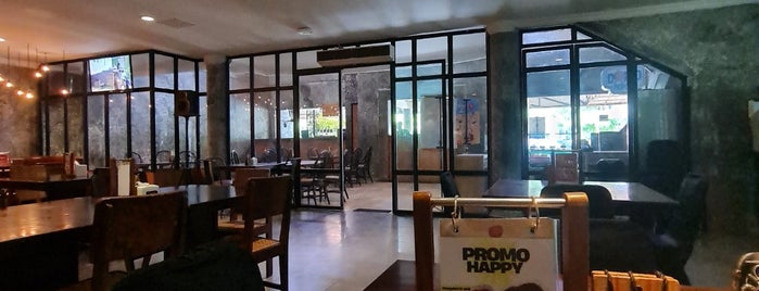 Solo's Bistro Restaurant is one of Surakarta.