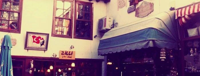 Pirinç Han Cafe is one of Tğb'ın Beğendiği Mekanlar.