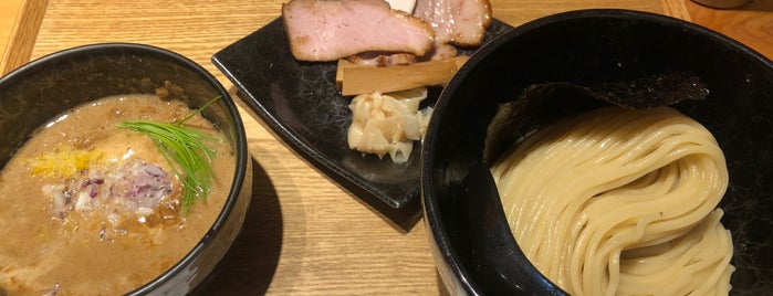 麺屋周郷 is one of Tokyo Cuisine.