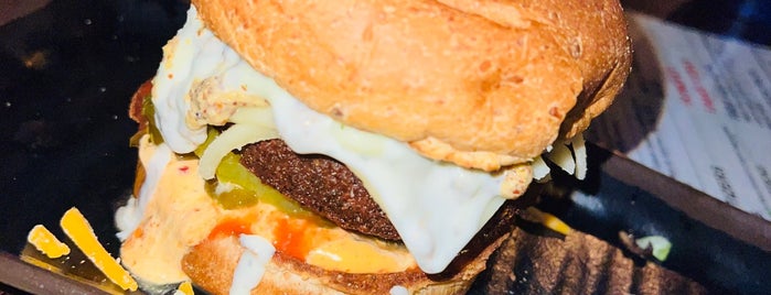Basement Burger Bar is one of Kiesha's Must-visit Foods in Detroit Metro.