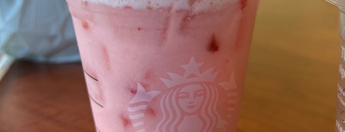 Starbucks is one of The 11 Best Places for Strawberry Lemonade in Houston.