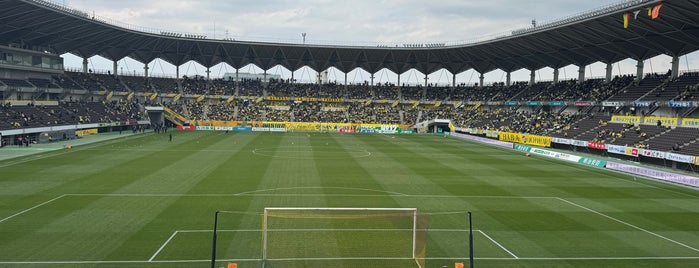 アウェイ側ゴール裏（南スタンド） is one of サッカースタジアム.
