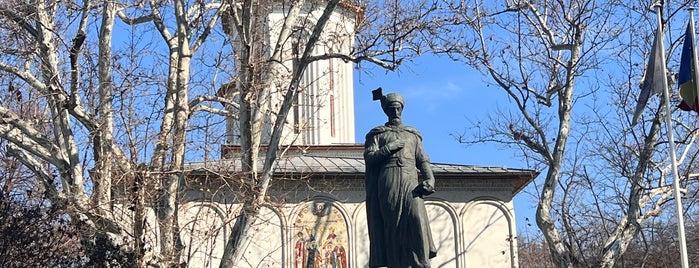 Biserica Voievodală "Sfântul Gheorghe Nou" is one of Бухарест.