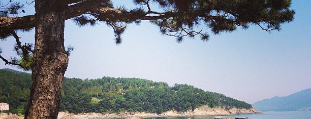 만성리검은모래해변 is one of Je-Lyoung : понравившиеся места.