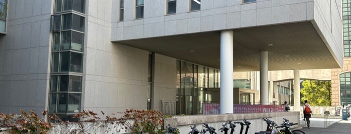 연세대학교 제2공학관 is one of Yonsei University Sinchon Campus.