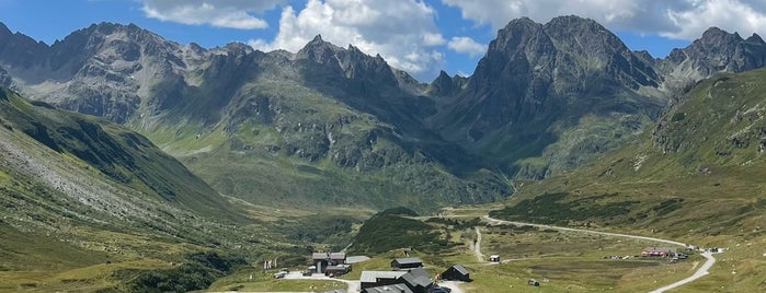 Bieler Höhe is one of Where to stay at altitude in the Alps.