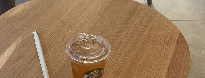 Starbucks is one of Abdullah 님이 좋아한 장소.