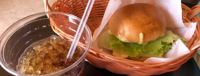 ハンバーガーショップChaos is one of Burger Joints in Tokyo.