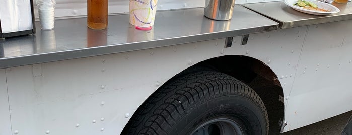 Birria-Landia Taco Truck is one of Posti che sono piaciuti a Kimmie.
