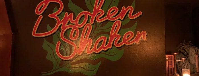 Broken Shaker at Freehand Chicago is one of Tempat yang Disukai Kimmie.