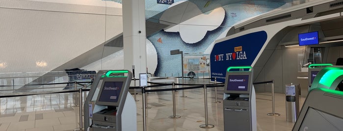 LaGuardia Havalimanı (LGA) is one of Danyel'in Beğendiği Mekanlar.