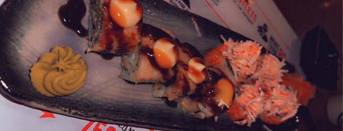 Sushi Yoshi is one of Lieux qui ont plu à Rogayah.