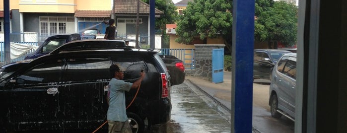 AA Car Wash is one of Cucian Mobil Palembang.