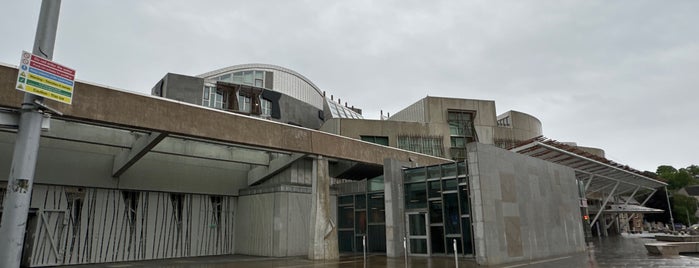Scottish Parliament is one of Edinborg.