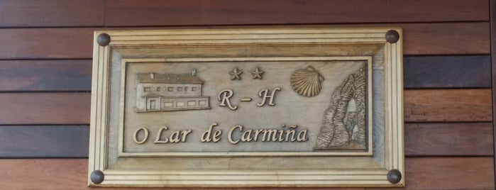 O Lar De Carmiña is one of diferentes ciudades.