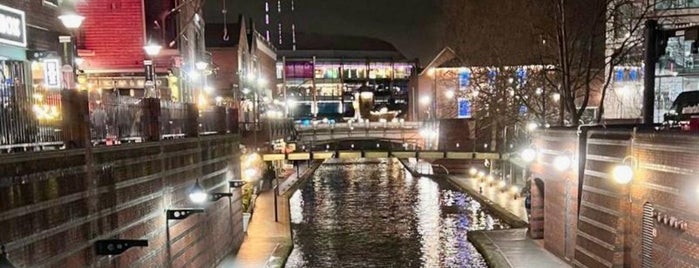 Worcester & Birmingham Canal is one of Places To Visit In Birmingham.
