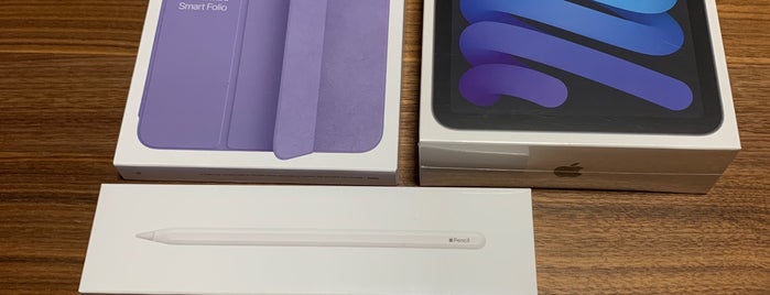 Apple Braehead is one of Apple - Official UK Stores - May 2018.