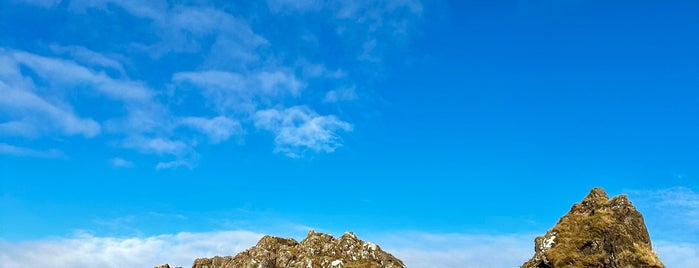 Dunure Castle is one of Skotsko.