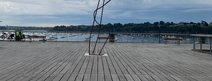 Le Petit Port is one of Dinard.