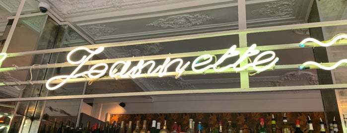 Chez Jeannette is one of Cool paris bar.