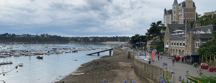 Yacht Club de Dinard is one of Normandiet.