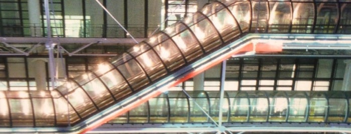Centre Pompidou – Musée National d'Art Moderne is one of París.