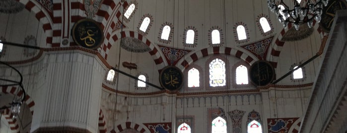 Şehzadebaşı Camii is one of İstanbul'da dolu dolu 5 yıl 👇.