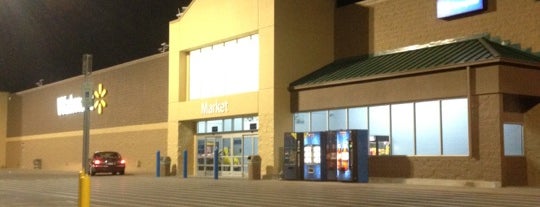 Walmart Supercenter is one of Tempat yang Disukai Krzysztof.