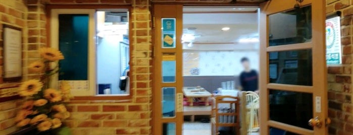 칠미식당 is one of Jae Eunさんの保存済みスポット.