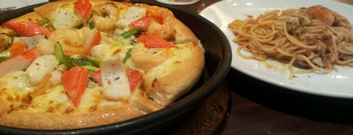 Pizza Hut is one of PenSieveさんの保存済みスポット.