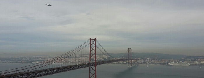 Мост имени 25 апреля is one of Lizbon.